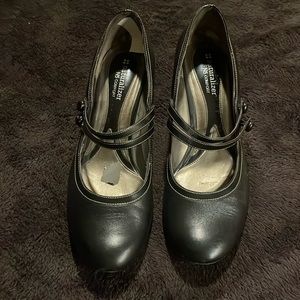 Naturalizer black heel.